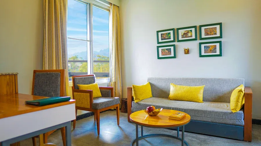 Pool View Suite - View 3
