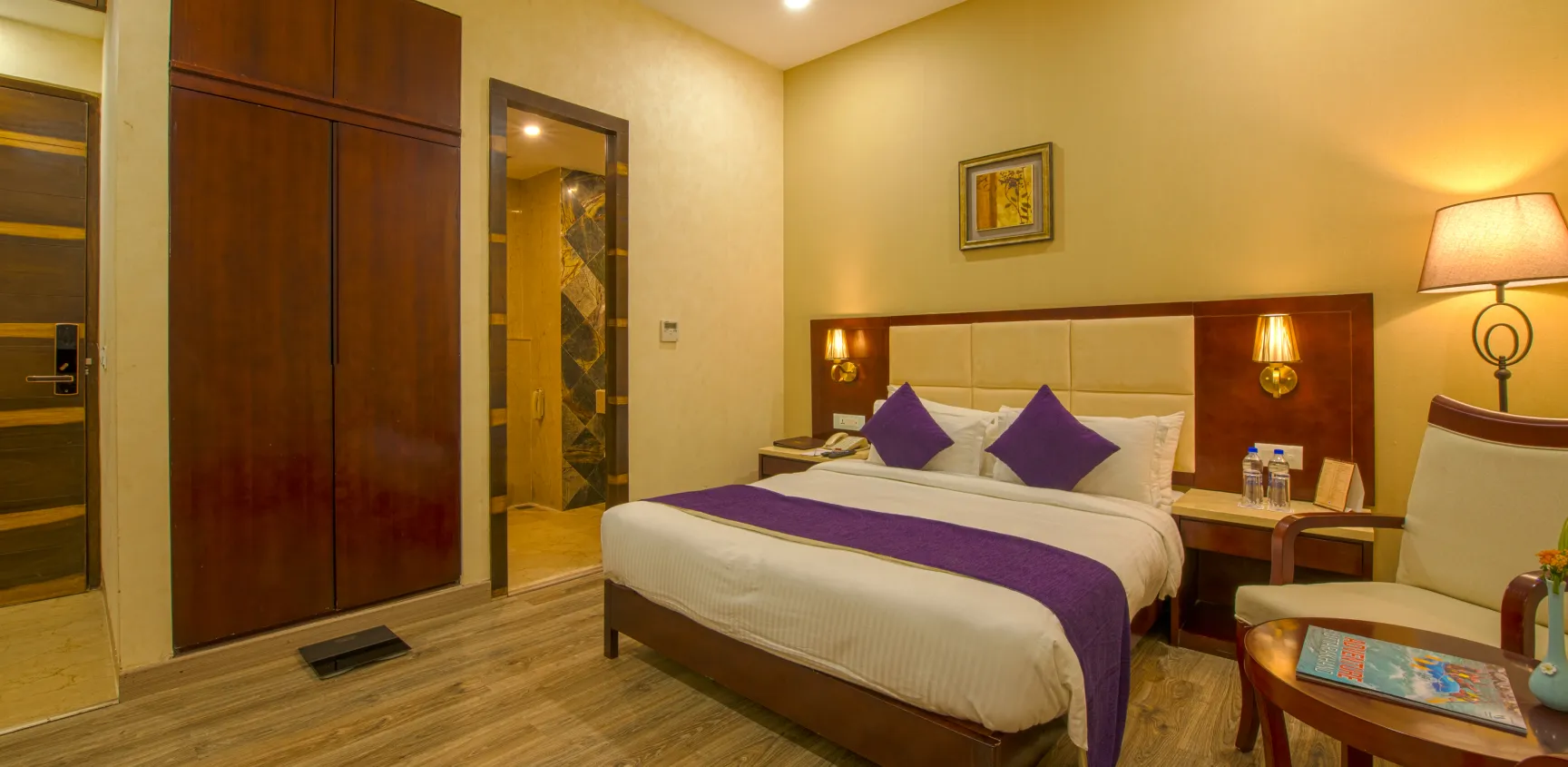  Deluxe Room - View 2