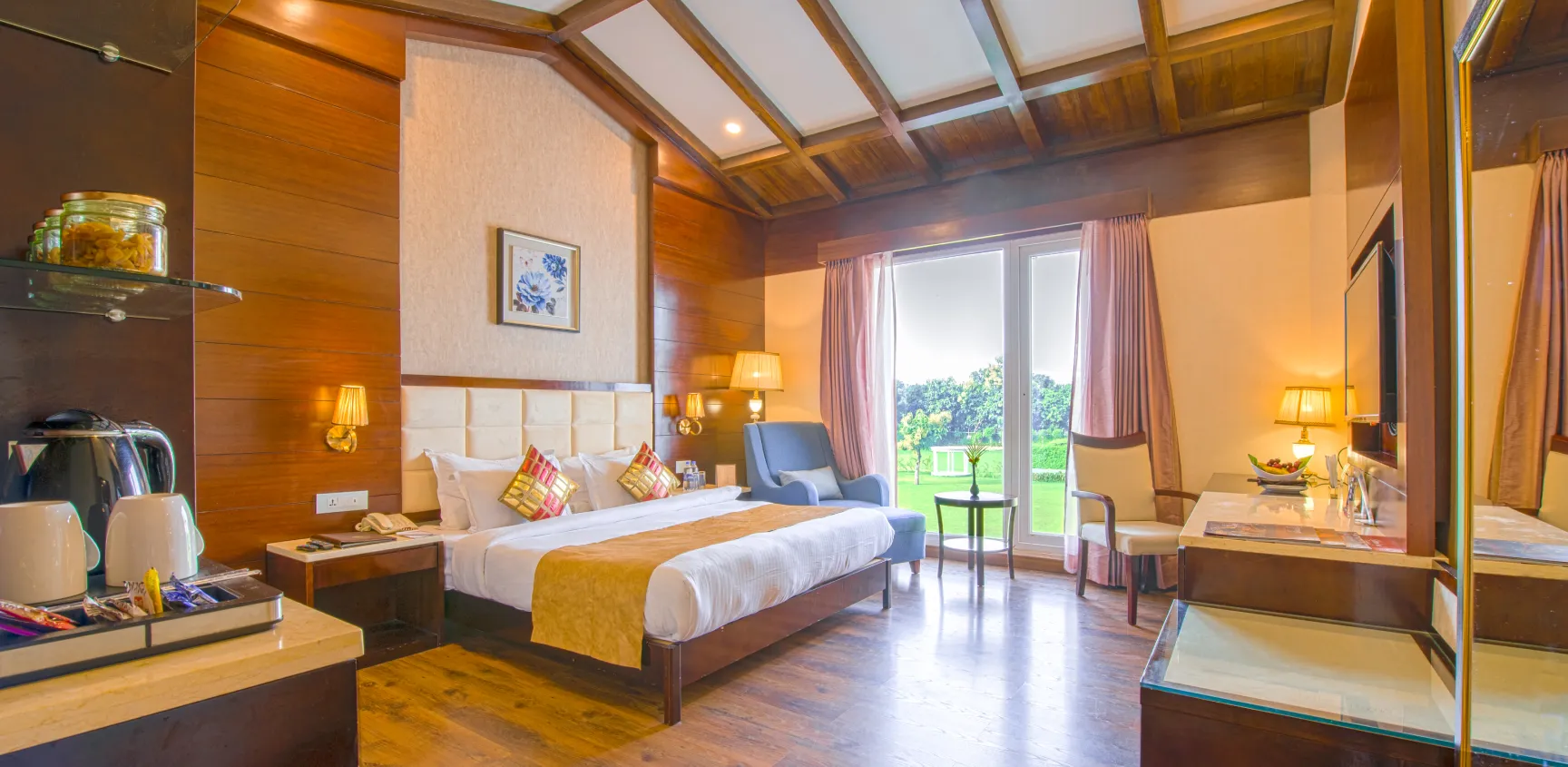 Club Royal Deluxe Room  - View 1