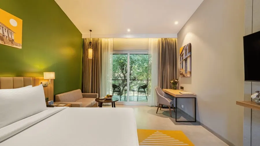 Deluxe King Room with Balcony - View 1