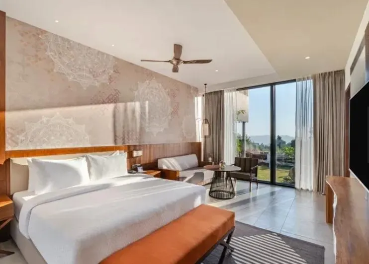 Villa with Garden & Forest View - View 5