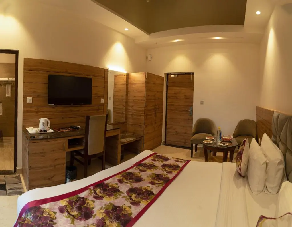Deluxe Room - View 2