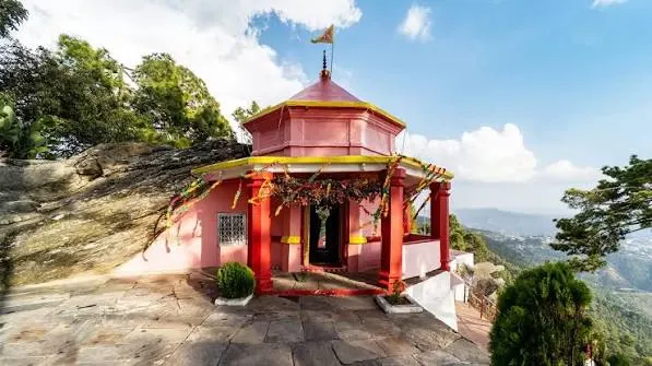 Kasar Devi Magnetic Field Area - Tourist Attraction in Almora - Gola Holidays