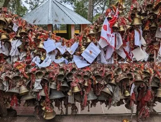 Chitai Golu Devta Temple - Places to Visit in Almora - Gola Holidays - Slide 2