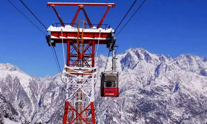 Auli Ropeway Ride - Places to Visit in Auli - Gola Holidays - Slide 1