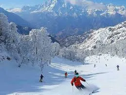 Skiing & Snow Play Auli - Places to Visit in Auli - Gola Holidays - Slide 2