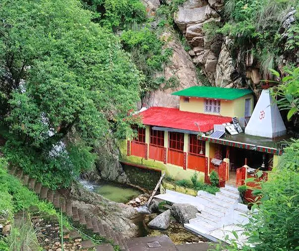 Rudradhari Temple - Places to Visit in Kausani - Gola Holidays - Slide 3
