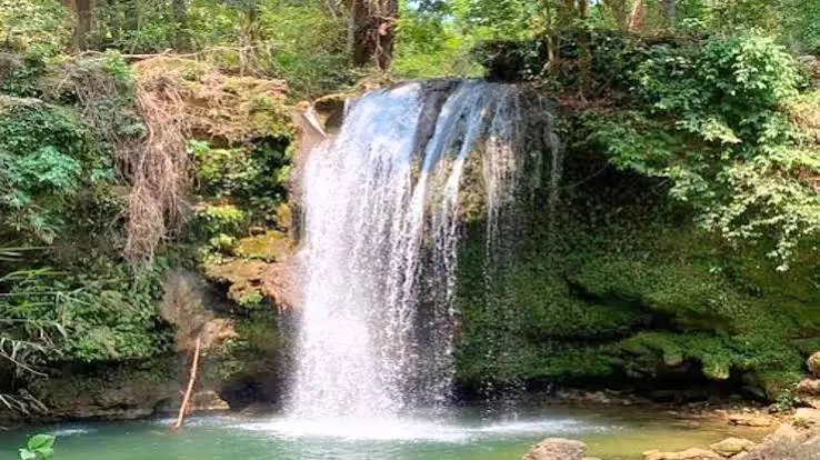 Rudradhari Waterfall - Places to Visit in Kausani - Gola Holidays - Slide 3