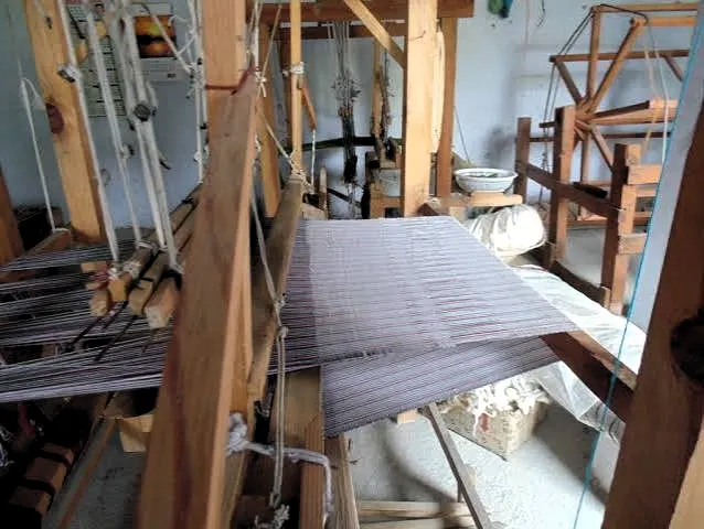 Ranikhet Shawl Factory - Places to Visit in Kausani - Gola Holidays - Slide 2