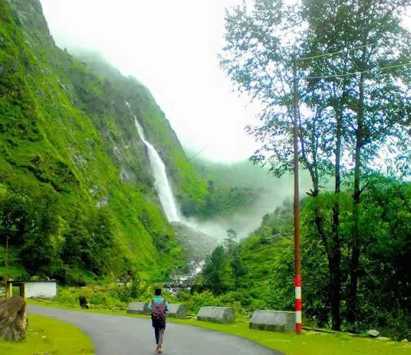 Birthi Waterfall - Places to Visit in Munsiyari - Gola Holidays - Slide 4