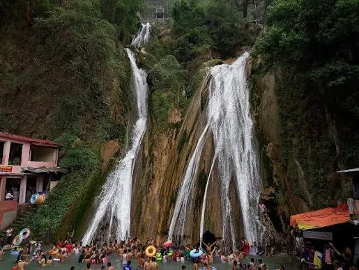 Kempty Fall - Places to Visit in Mussoorie - Gola Holidays - Slide 1