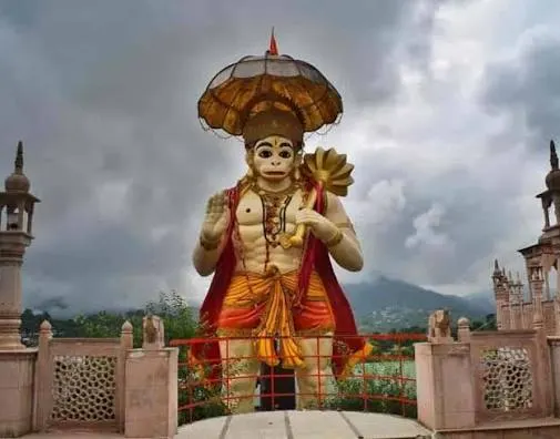 Hanuman Temple (Lake Tour) - Places to Visit in Nainital - Gola Holidays - Slide 2