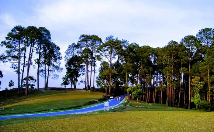 Ranikhet Golf Course - Places to Visit in Ranikhet - Gola Holidays - Slide 2