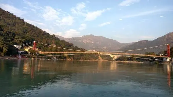 Laxman Jhula - Places to Visit in Rishikesh - Gola Holidays - Slide 2