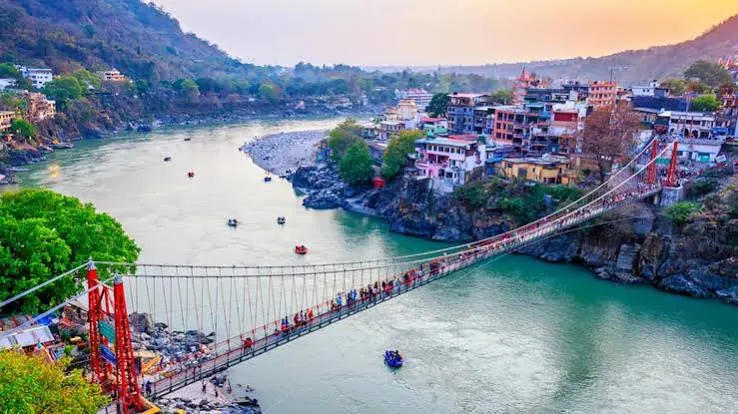Laxman Jhula - Tourist Attraction in Rishikesh - Gola Holidays