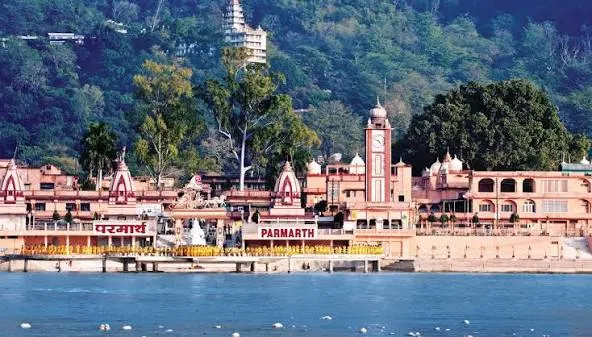 Parmarth Niketan Ashram - Places to Visit in Rishikesh - Gola Holidays - Slide 2