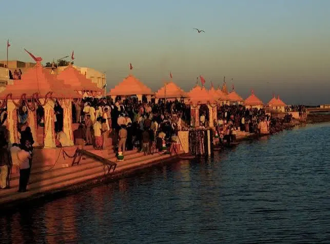 Triveni Ghat - Places to Visit in Rishikesh - Gola Holidays - Slide 4